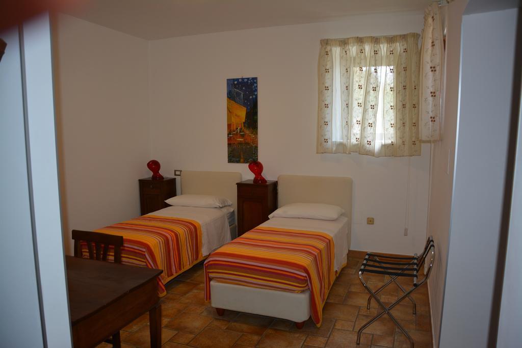 B&B La Casa Rossa Paola Habitación foto